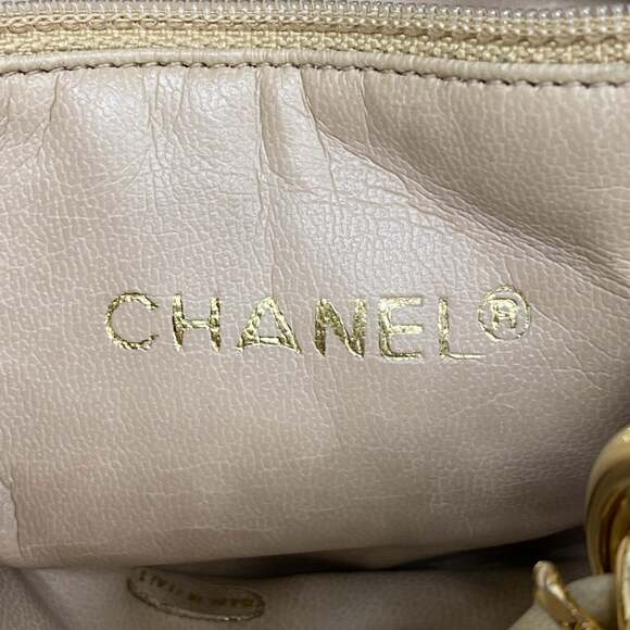 CHANEL Cream Lambskin Leather Shoulder Bag - Picture 5 of 14
